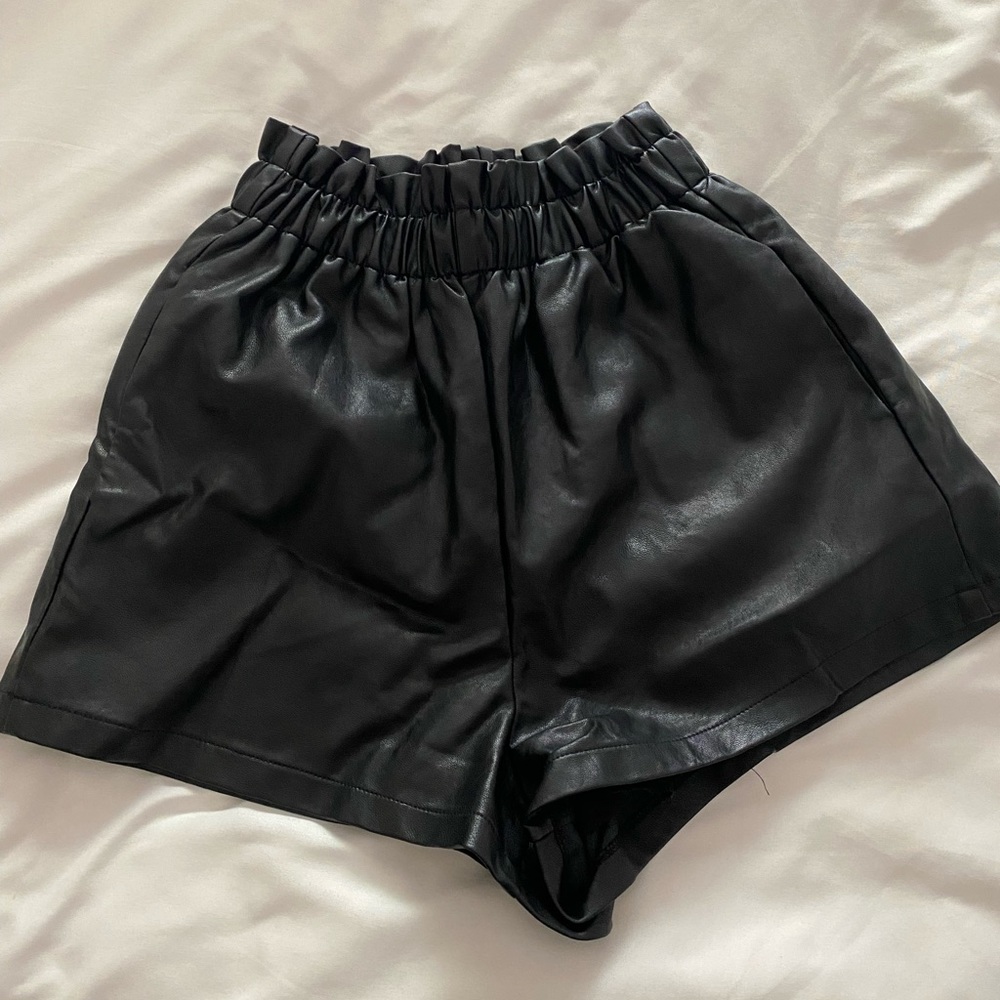 HIGH WAISTED LEATHER SHORTS